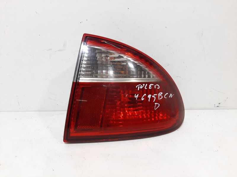 Recambio de piloto trasero derecho para seat leon (1m1) signo referencia OEM IAM 1M6945112  