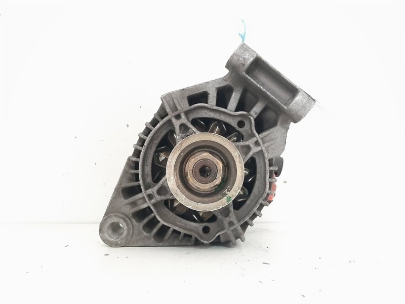 Recambio de alternador para ford focus berlina (cak) ambiente referencia OEM IAM 63321679  