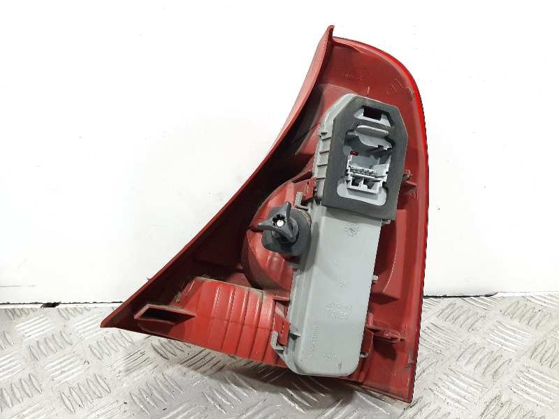 Recambio de piloto trasero izquierdo para renault clio ii fase ii (b/cb0) authentique referencia OEM IAM   