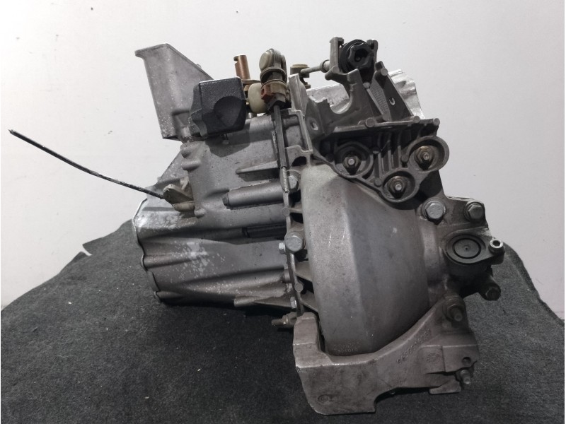 Recambio de caja cambios para peugeot 407 st confort referencia OEM IAM 20MB02  