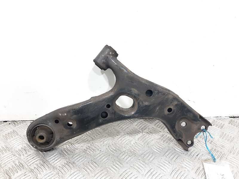Recambio de brazo suspension inferior delantero izquierdo para toyota auris luna referencia OEM IAM   