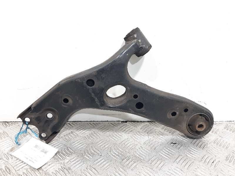Recambio de brazo suspension inferior delantero derecho para toyota auris luna referencia OEM IAM   