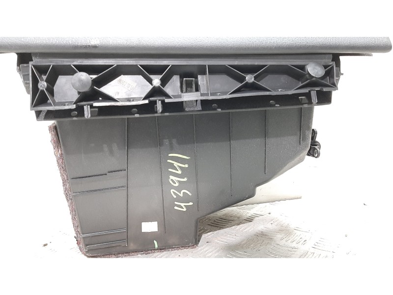 Recambio de guantera para peugeot 407 st confort referencia OEM IAM 8914CR  