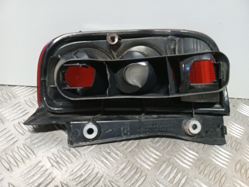 Recambio de piloto trasero izquierdo para nissan micra (k12e) acenta referencia OEM IAM 26559AX720  