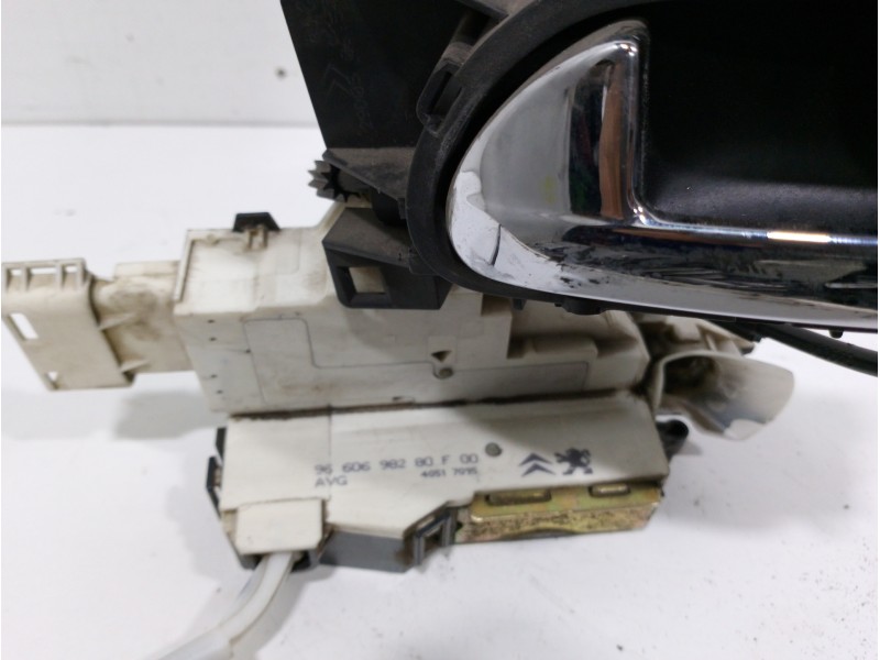 Recambio de cerradura puerta delantera izquierda para peugeot 407 st confort referencia OEM IAM 9660698280F  