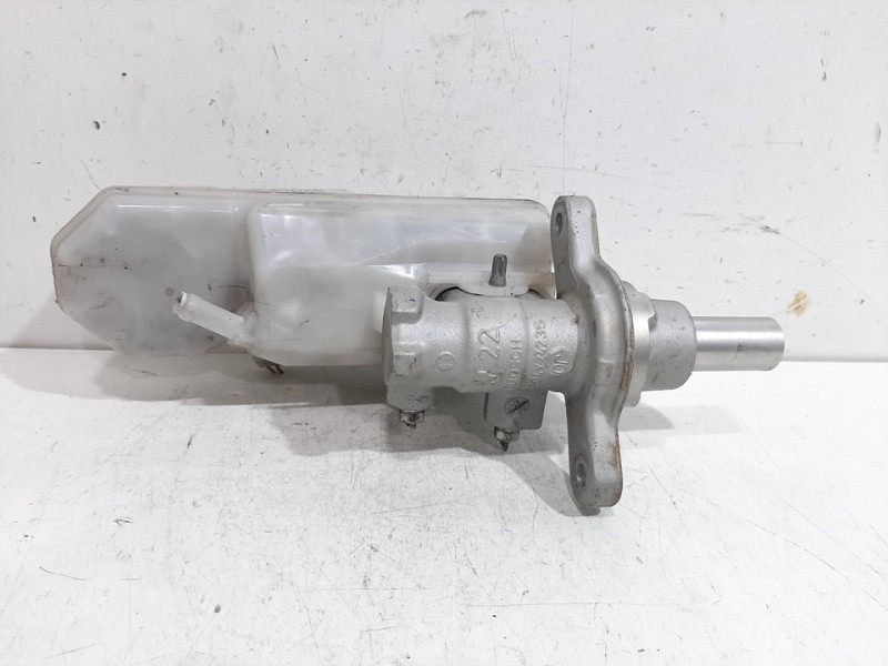 Recambio de bomba freno para toyota auris active referencia OEM IAM 0204Y24235  