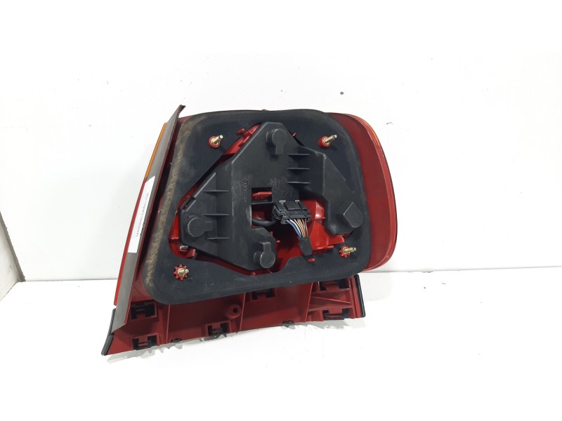 Recambio de piloto trasero izquierdo para audi a4 berlina (b5) 2.6 referencia OEM IAM 8D0945111D  