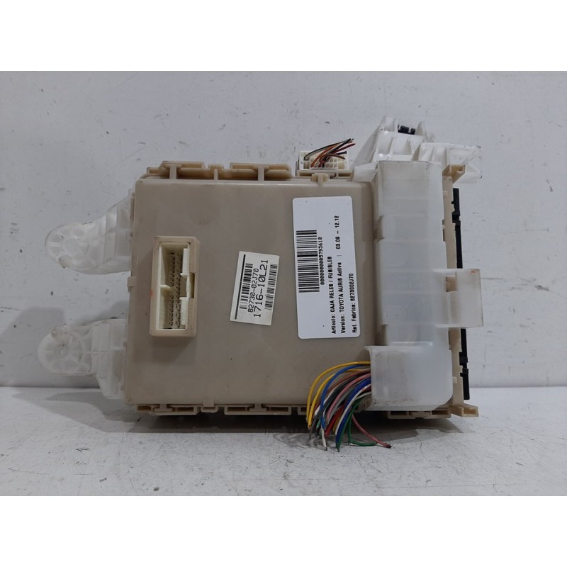 Recambio de caja reles / fusibles para toyota auris active referencia OEM IAM 8273002J70  