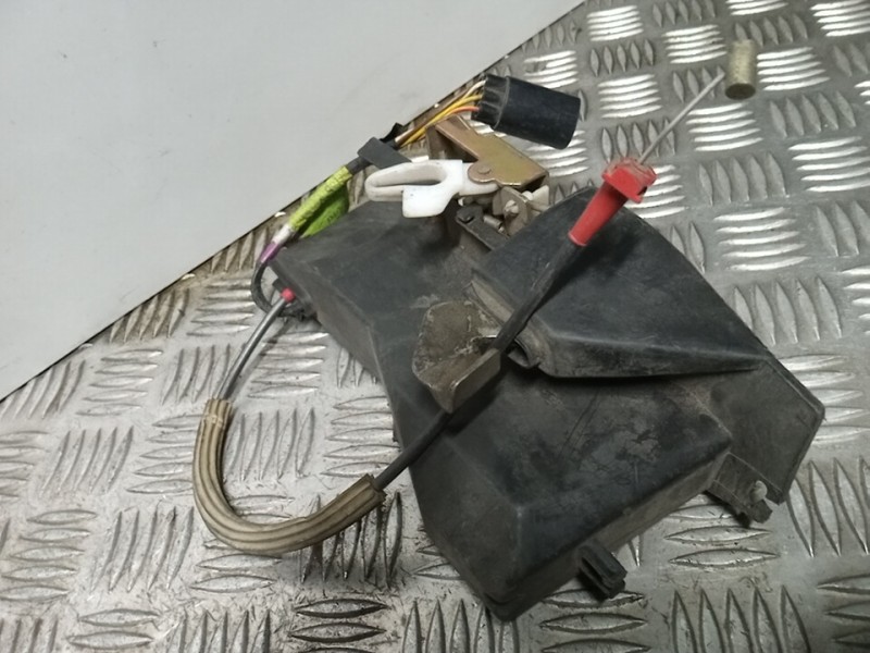 Recambio de cerradura puerta delantera derecha para ford escort berl./turnier referencia OEM IAM   