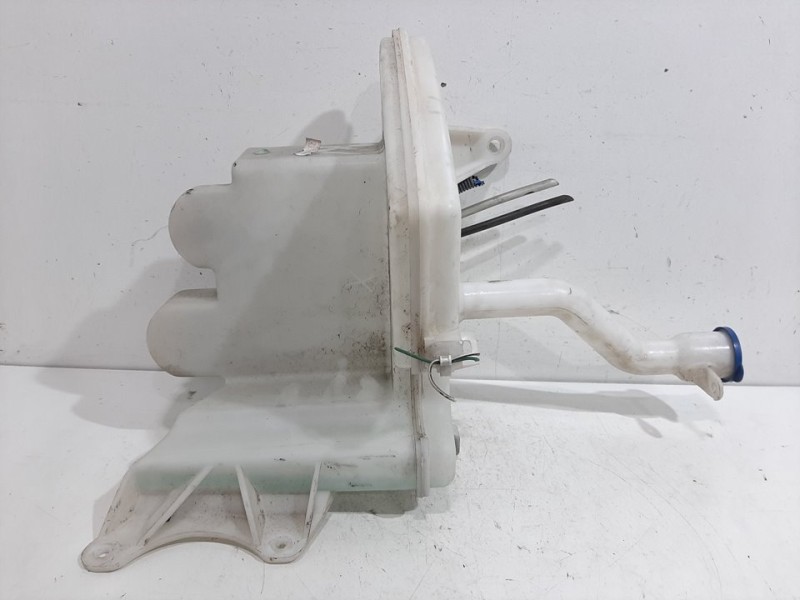 Recambio de deposito limpia para toyota auris active referencia OEM IAM   