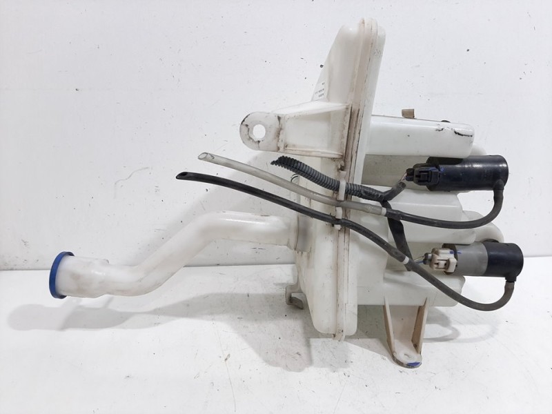 Recambio de deposito limpia para toyota auris active referencia OEM IAM   