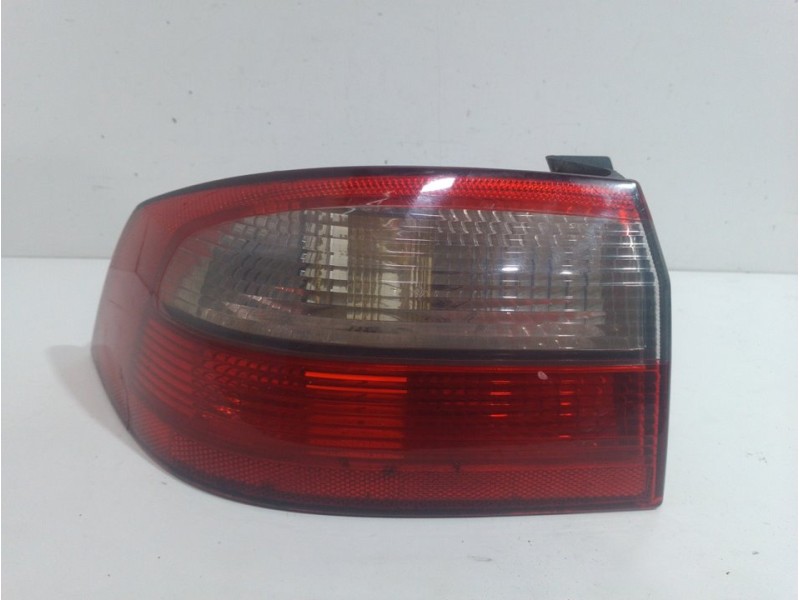 Recambio de piloto trasero izquierdo para renault laguna ii (bg0) expression referencia OEM IAM 8200002473  