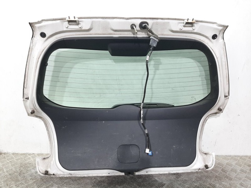 Recambio de porton trasero para toyota auris active referencia OEM IAM  BLANCO 