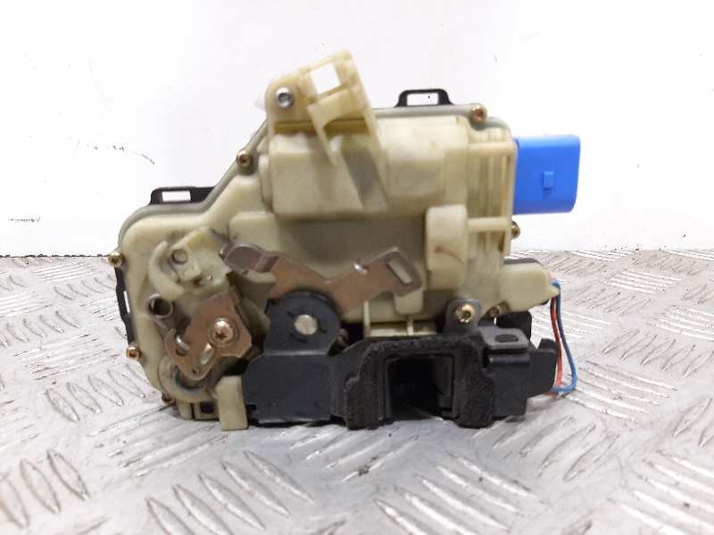 Recambio de cerradura puerta delantera izquierda para volkswagen polo (9n1) trendline referencia OEM IAM 7E1837015 8 PINES 