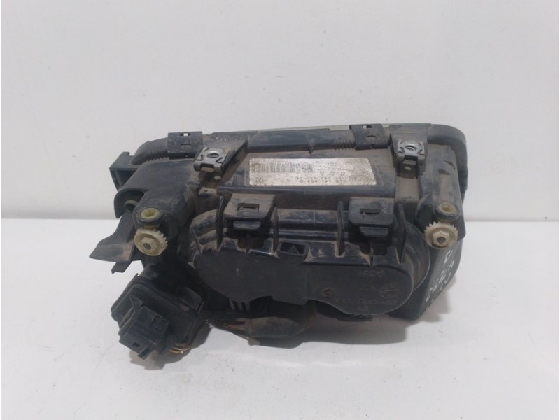 Recambio de faro izquierdo para nissan primera berlina (p12) acenta referencia OEM IAM 96350500  