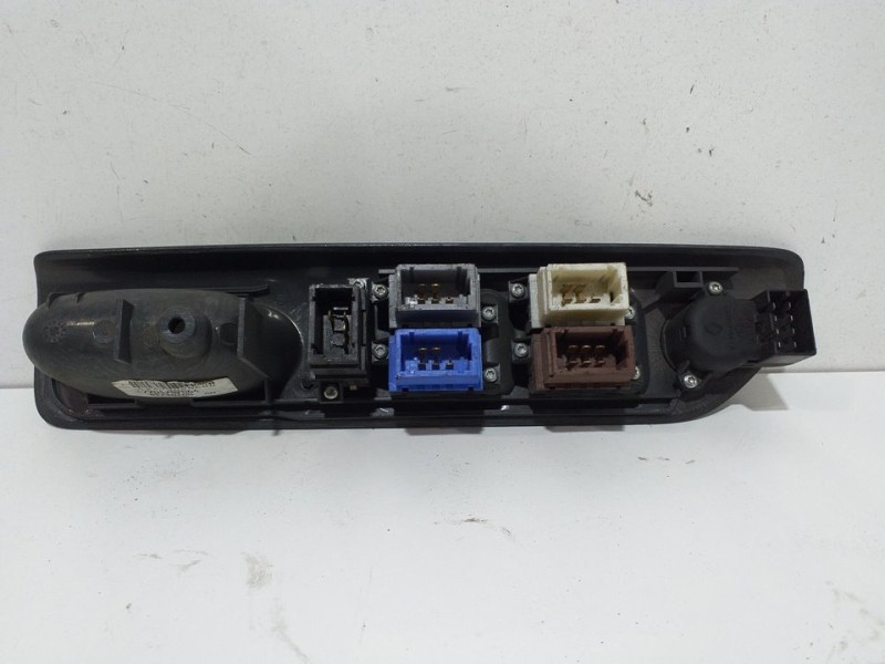 Recambio de mando elevalunas delantero izquierdo para renault laguna (b56) 2.0+ 16v rt referencia OEM IAM 7701707064   Recambio de mando elevalunas delantero izquierdo para renault laguna (b56) 2.0+ 16v rt referencia OEM IAM 7701707064
