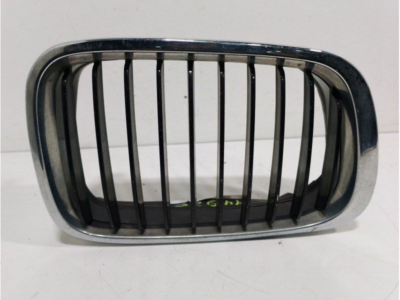 Recambio de rejilla capot para bmw serie 3 touring (e46) 320d referencia OEM IAM   