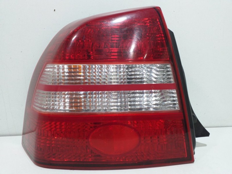 Recambio de piloto trasero izquierdo para kia shuma 1.5 comfort 5 berlina referencia OEM IAM   