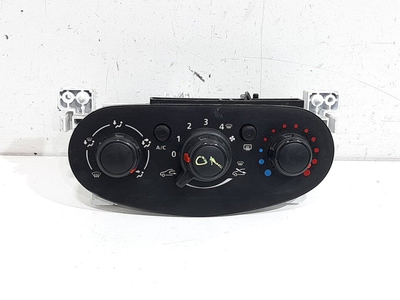 Recambio de mando calefaccion / aire acondicionado para dacia sandero ambiance referencia OEM IAM 5P3741700  