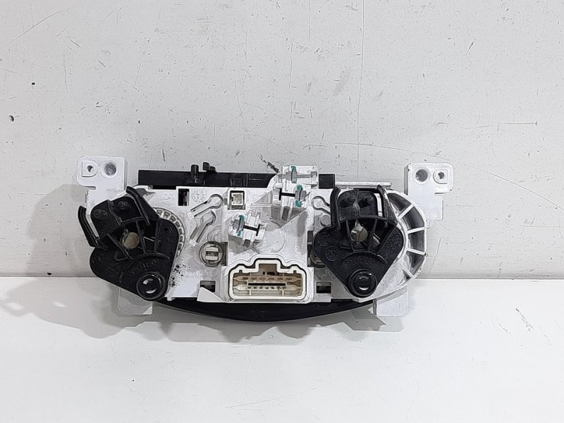 Recambio de mando calefaccion / aire acondicionado para dacia sandero ambiance referencia OEM IAM 5P3741700  