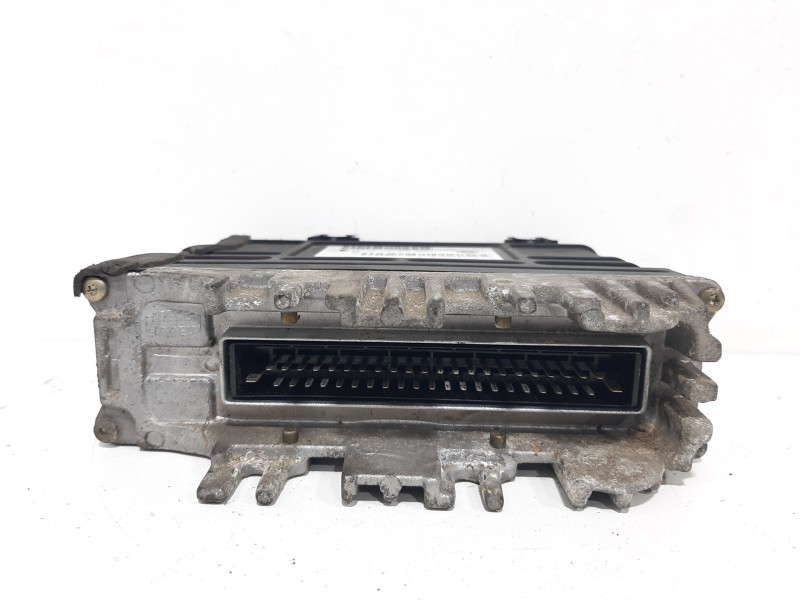 Recambio de centralita motor uce para volkswagen polo berlina (6n2) trendline referencia OEM IAM 032906030AB  