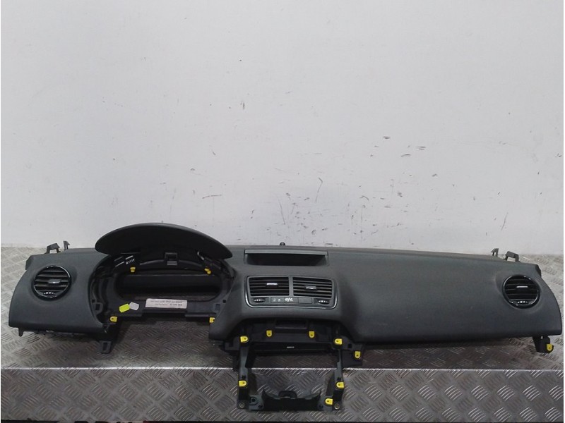 Recambio de salpicadero para opel meriva b cosmo referencia OEM IAM 13315250  