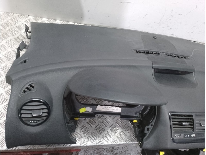 Recambio de salpicadero para opel meriva b cosmo referencia OEM IAM 13315250  