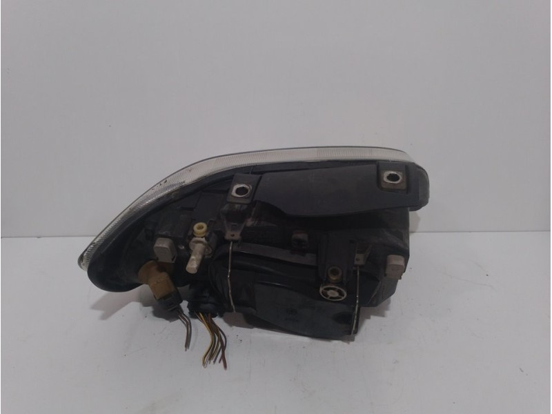 Recambio de faro izquierdo para seat ibiza (6k1) stella referencia OEM IAM 52102002  