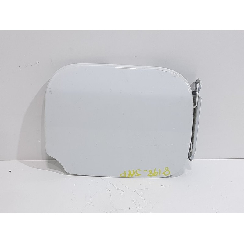 Recambio de tapa exterior combustible para dacia sandero ambiance referencia OEM IAM 788304589R BLANCO 