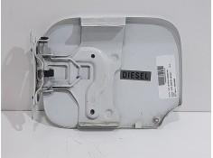 Recambio de tapa exterior combustible para dacia sandero ambiance referencia OEM IAM 788304589R BLANCO  2