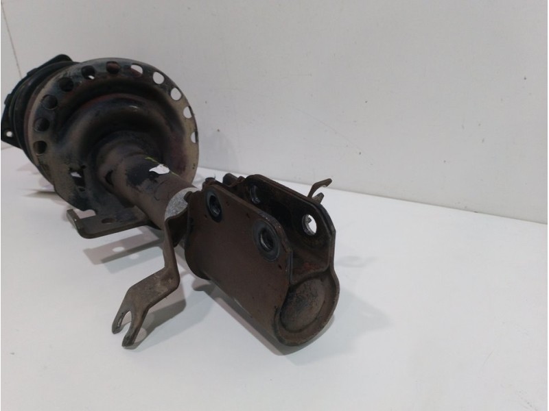 Recambio de amortiguador delantero izquierdo para renault clio iii authentique referencia OEM IAM 8200662263  