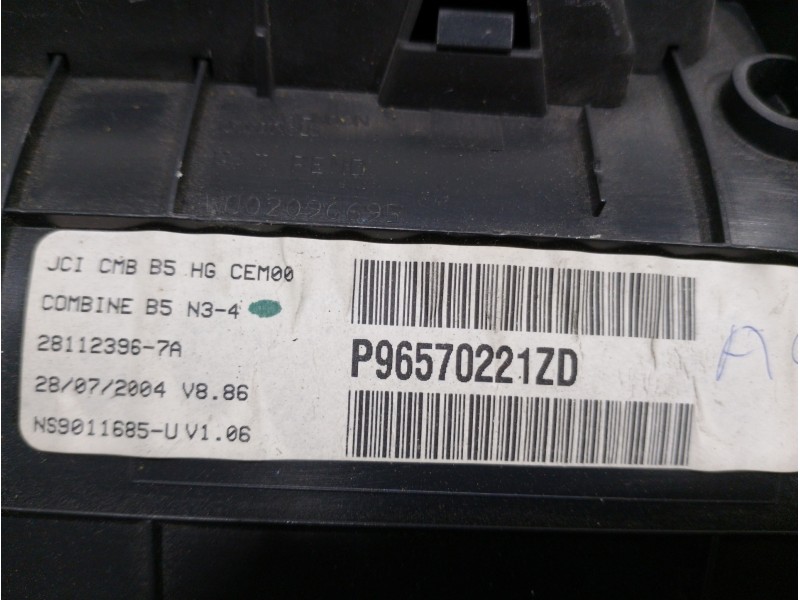 Recambio de cuadro instrumentos para citroën c4 berlina collection referencia OEM IAM 96570221ZD 28112396 