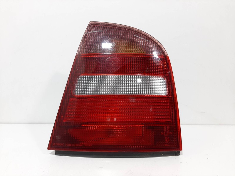 Recambio de piloto trasero derecho para skoda octavia berlina (1u2) 1.6 glx (74kw) referencia OEM IAM 1U6945112A  