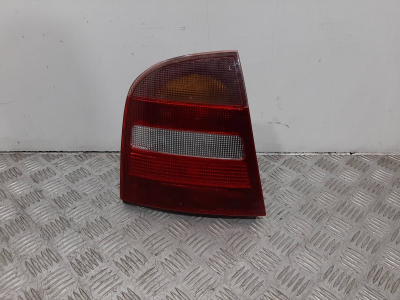 Recambio de piloto trasero izquierdo para skoda octavia berlina (1u2) 1.6 glx (74kw) referencia OEM IAM 1U6945111A  