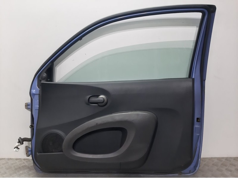 Recambio de puerta delantera derecha para nissan micra (k12e) acenta referencia OEM IAM  AZUL 