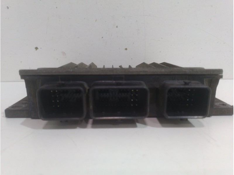 Recambio de centralita motor uce para renault clio iii authentique referencia OEM IAM 8200399038 8200619409 