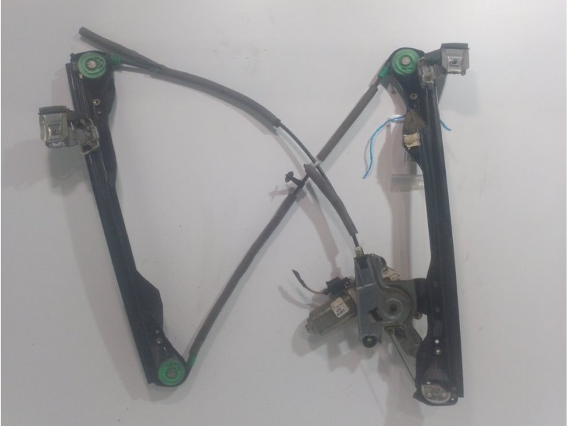 Recambio de elevalunas delantero derecho para ford focus berlina (cak) ambiente referencia OEM IAM XS4123200  