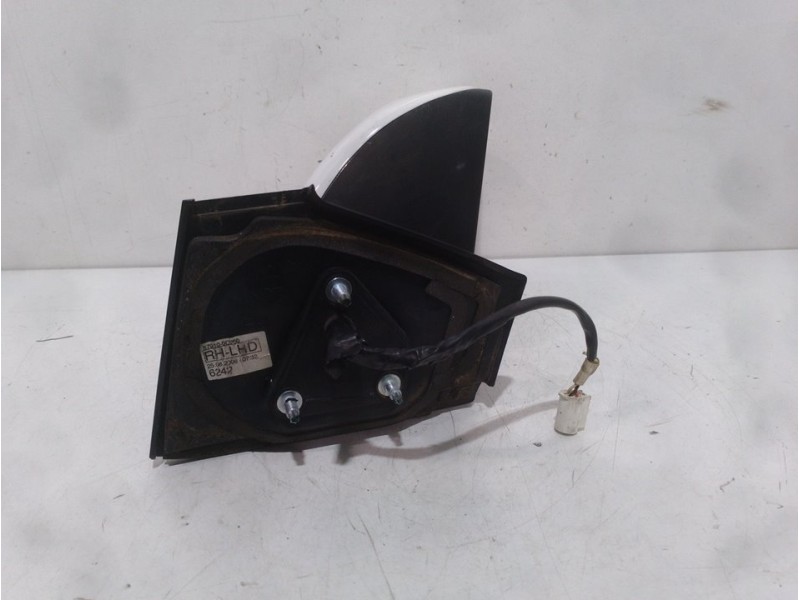 Recambio de retrovisor derecho para toyota yaris (ksp9/scp9/nlp9) básico referencia OEM IAM 013935  