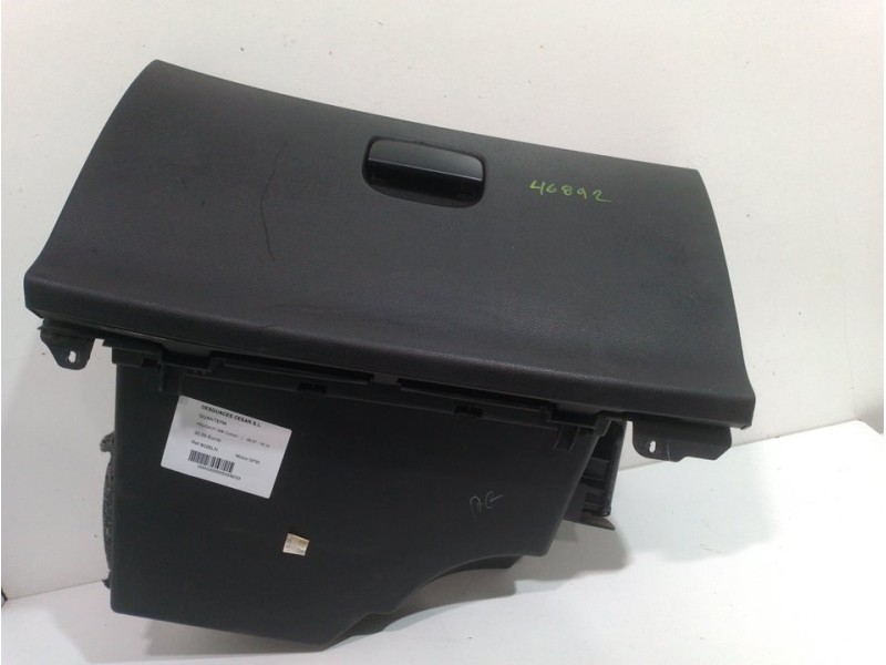Recambio de guantera para peugeot 308 confort referencia OEM IAM 8226LN  