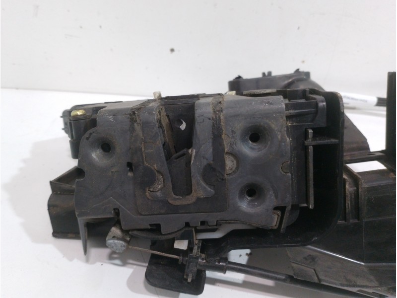Recambio de cerradura puerta delantera derecha para ford focus berlina (cap) ambiente (d) referencia OEM IAM 3M5AR21812AJ  