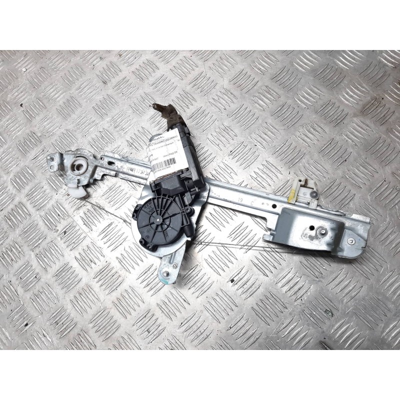 Recambio de elevalunas trasero izquierdo para renault scenic ii confort dynamique referencia OEM IAM 8200130627  