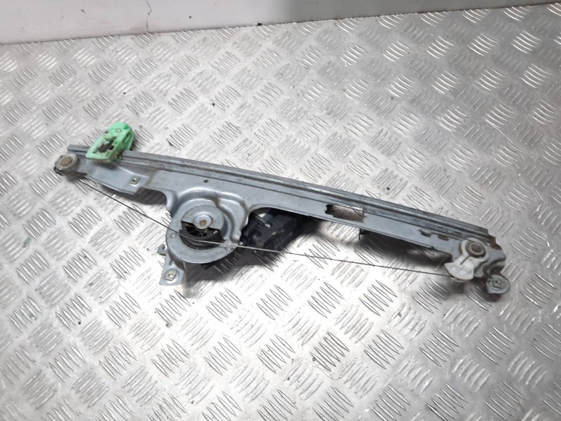 Recambio de elevalunas delantero izquierdo para renault scenic ii confort dynamique referencia OEM IAM 8200646841  