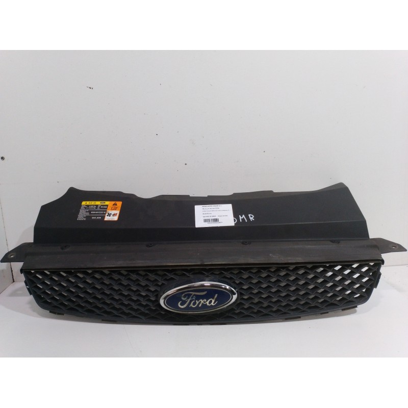 Recambio de rejilla delantera para ford focus berlina (cap) ambiente (d) referencia OEM IAM 4M518138AE  