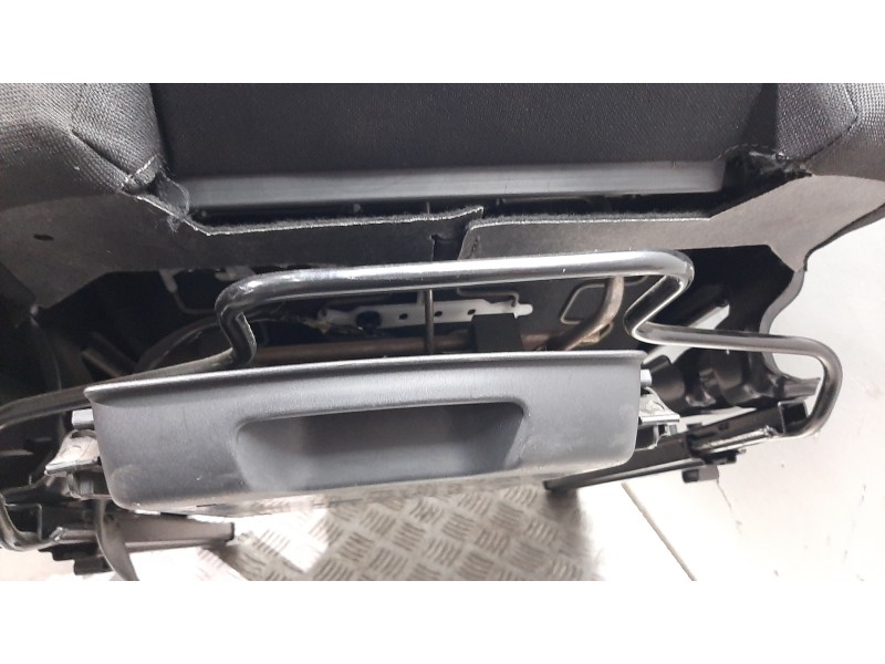 Recambio de asiento delantero derecho para citroën c4 berlina collection referencia OEM IAM  NEGRO 