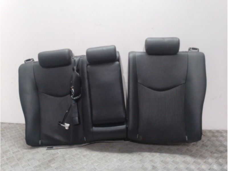 Recambio de asientos traseros para toyota prius (nhw30) plug-in hybrid advance referencia OEM IAM  NEGROS 