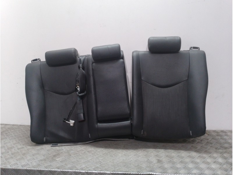 Recambio de asientos traseros para toyota prius (nhw30) plug-in hybrid advance referencia OEM IAM  NEGROS 