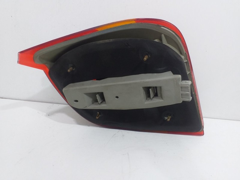 Recambio de piloto trasero izquierdo para ford fiesta berl./courier si referencia OEM IAM   