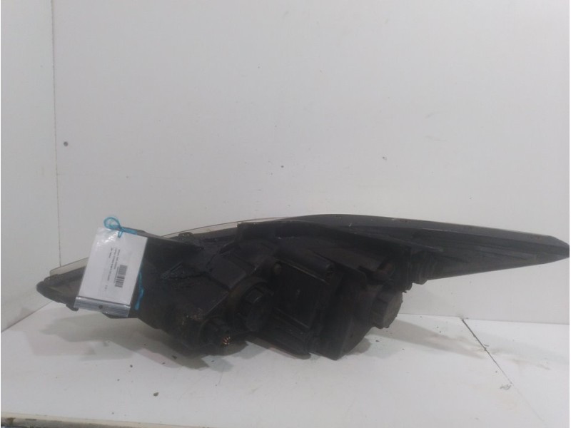 Recambio de faro derecho para hyundai sonata (yf) comfort referencia OEM IAM ZHN1150CR  