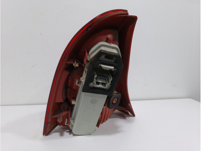 Recambio de piloto trasero derecho para renault clio ii fase ii (b/cb0) campus referencia OEM IAM 8200917487   Recambio de piloto trasero derecho para renault clio ii fase ii (b/cb0) campus referencia OEM IAM 8200917487