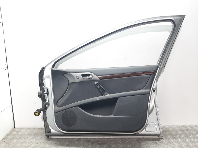 Recambio de puerta delantera derecha para peugeot 407 st confort pack referencia OEM IAM  PLATA 